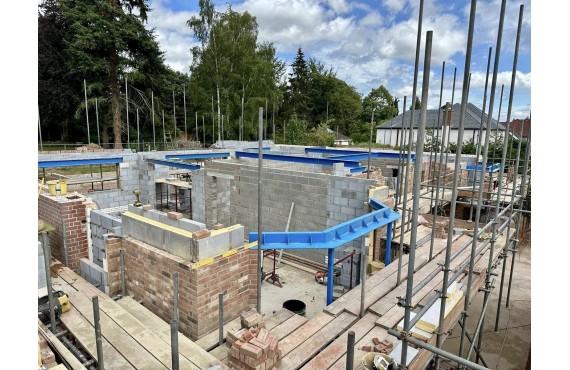 Universal Beams vs Universal Columns: Choosing the Right Steel for Your Project